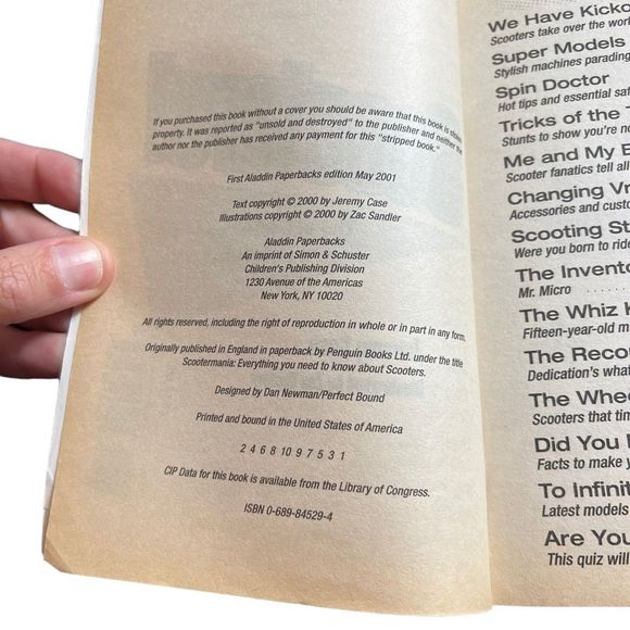 Scholastic Book Set Of 2 Elementary Level Books Ricky Ricotta Robots‎ & Scooters - Picture 4 of 14